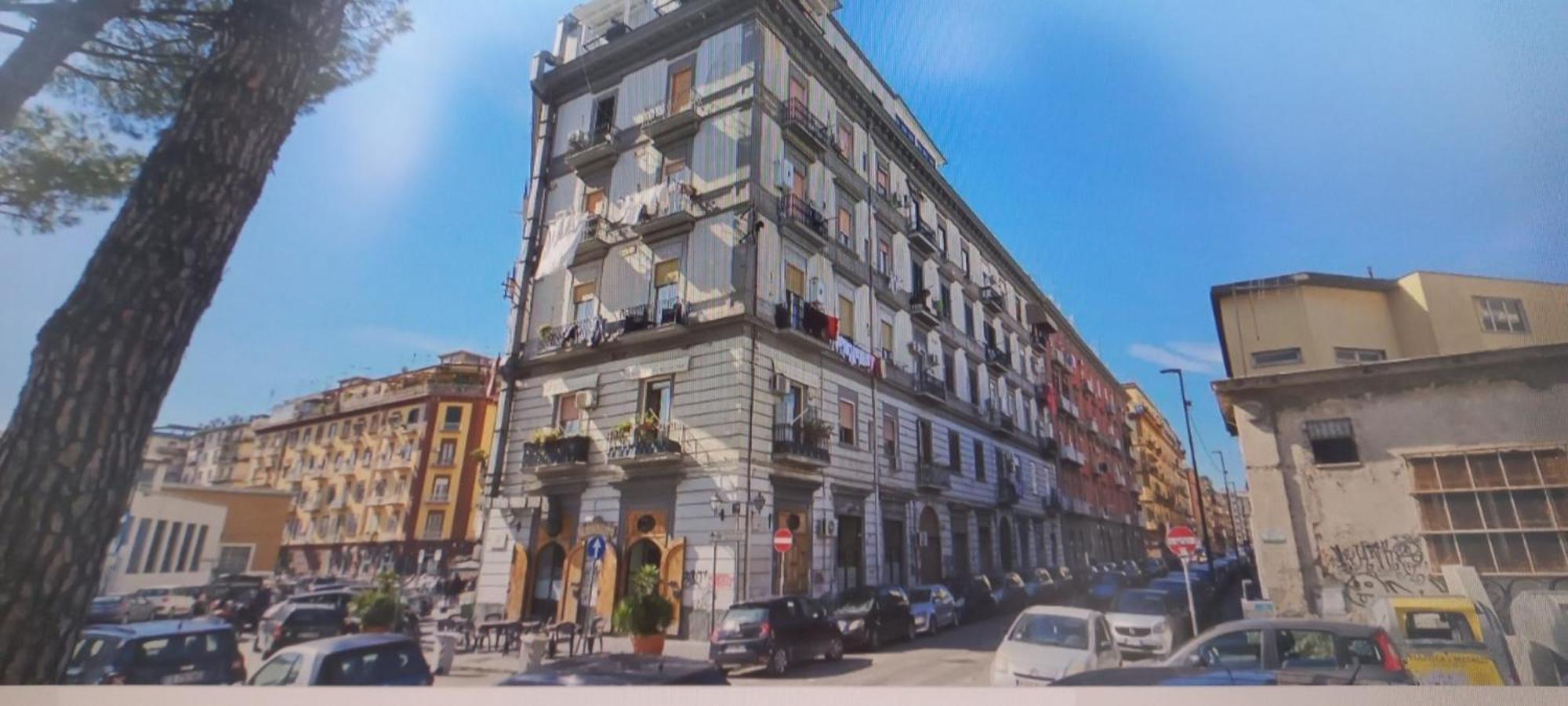 Al Centro Napoli Sinner Haus 外观 照片